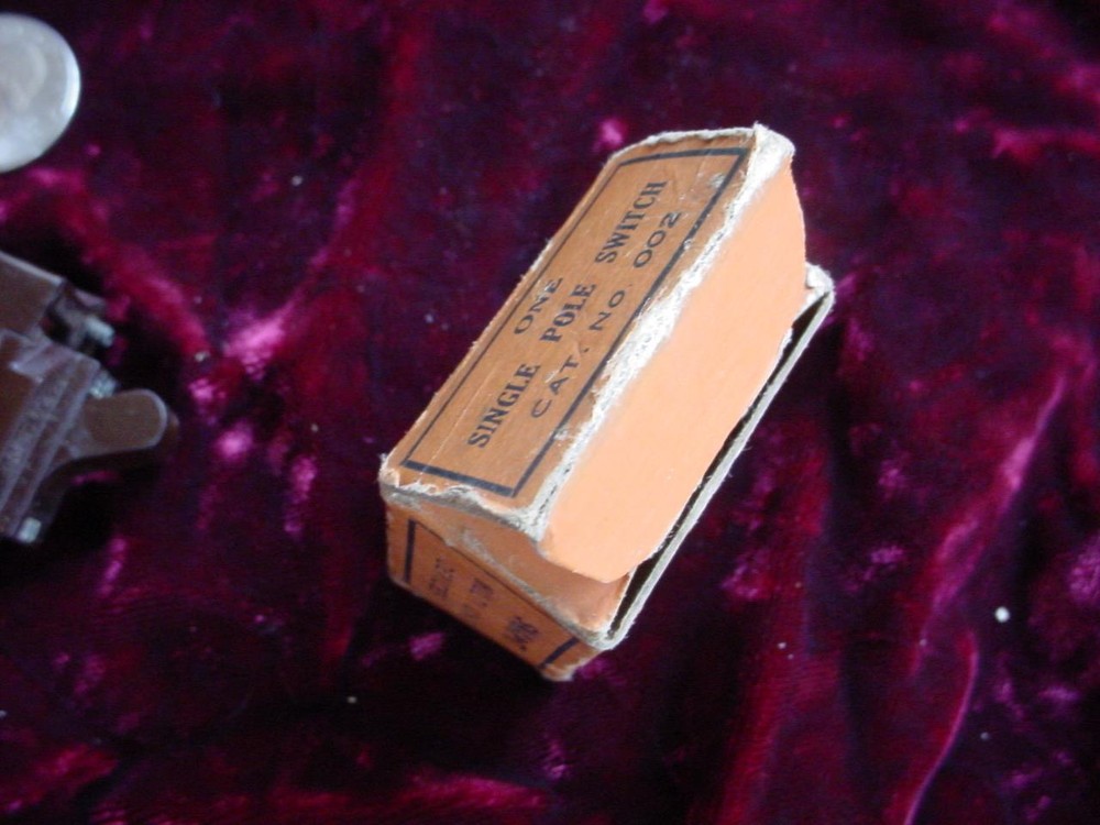 Vintage Snapit single pole bakelite switch for multi unit wall plates in box