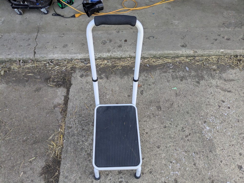 Portable Foldable Single Step Stool with Handle, White Black Metal Plastic