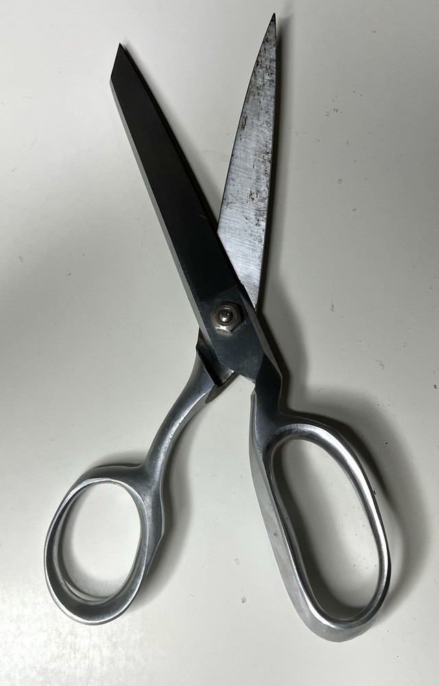 Vintage Gold Seal Shears Scissors 9”