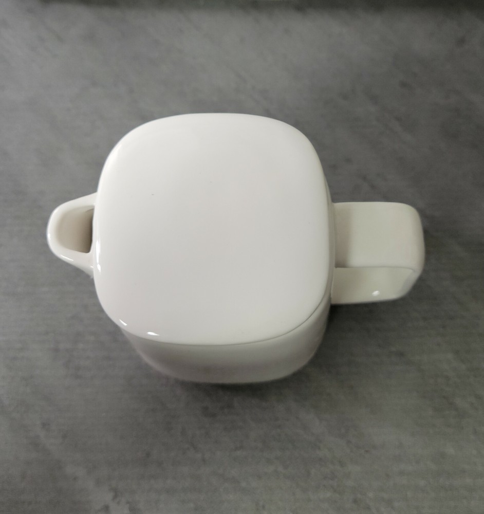 DELTA AIRLINES First Class 1 Cup Solid White Ceramic TEAPOT By Alessi