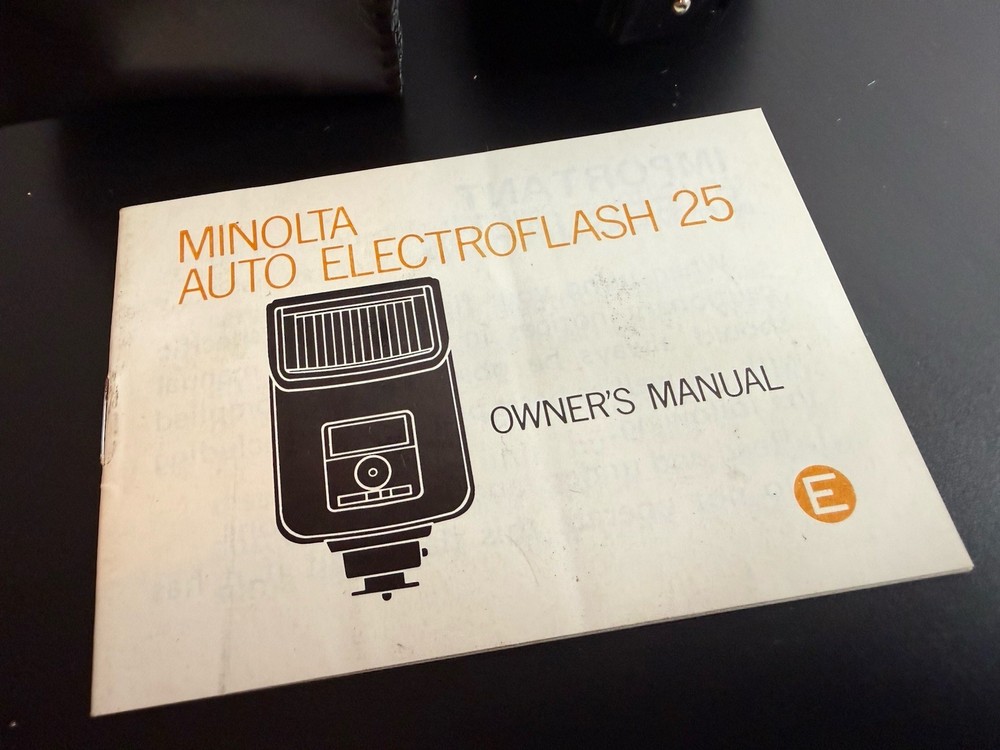 Minolta Auto 25 Flash Electroflash Shoe Mount w/Case