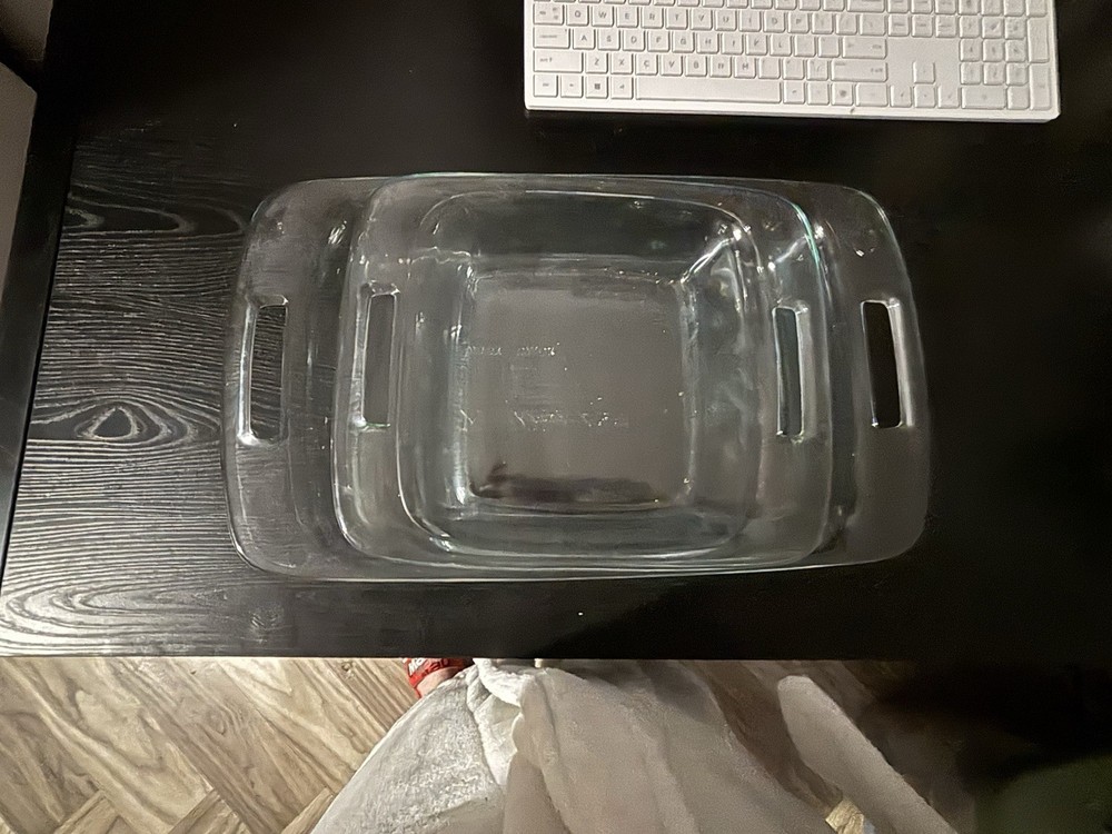 Pyrex 2 Piece Set with Handles Glass Bakeware Set Baking Dish