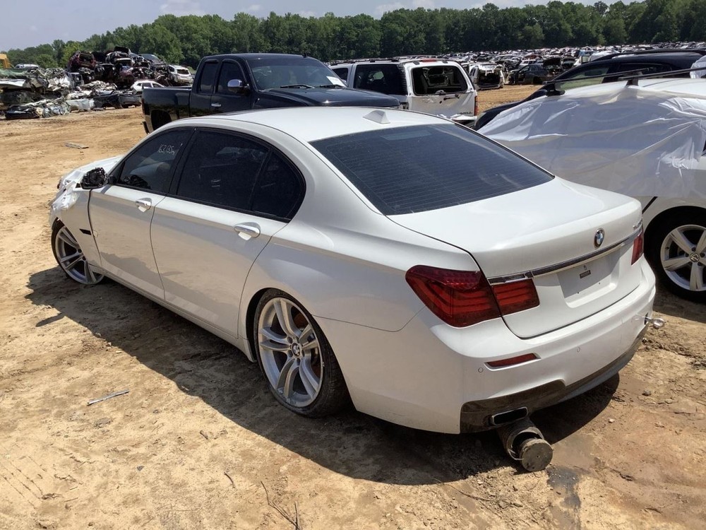 740I 2013 Glove Box 4648232
