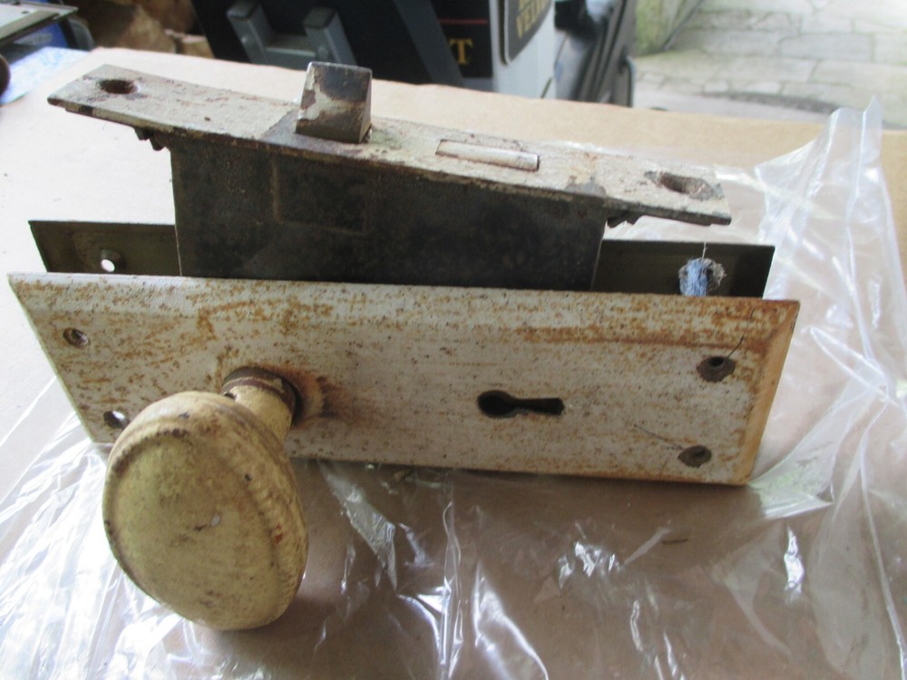 Vtg  Door Latch Lock Set Knobs Backplates Antique