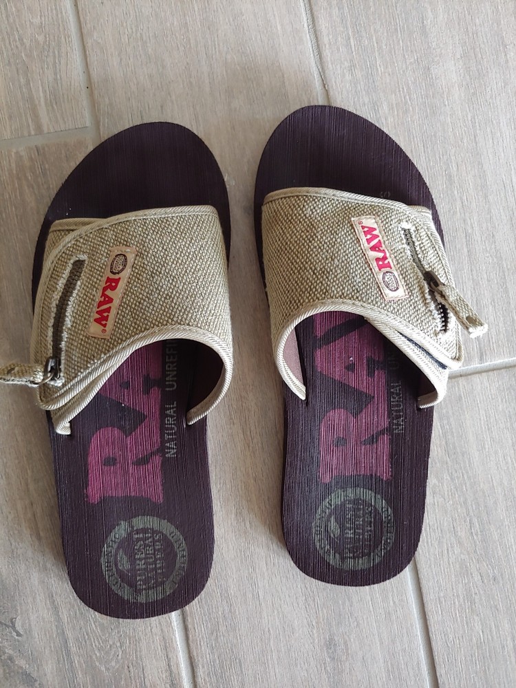 RAW X Rolling Papers Slides | Men | Sizes 8, 9, 10, 13