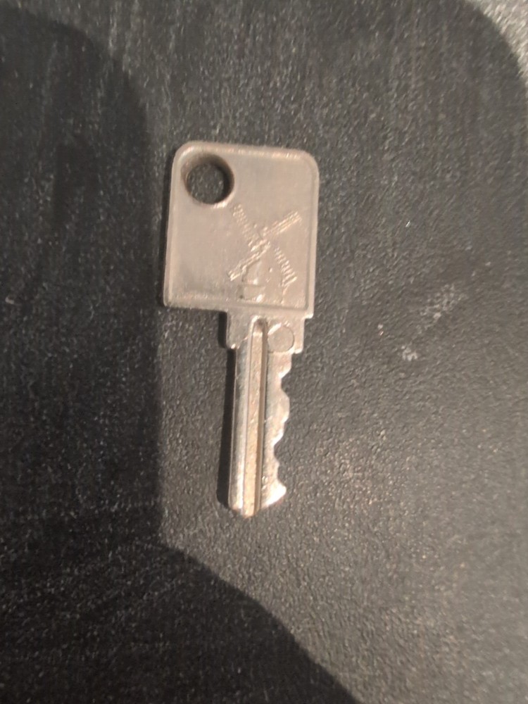 Hirsch Industries Jeh S23W