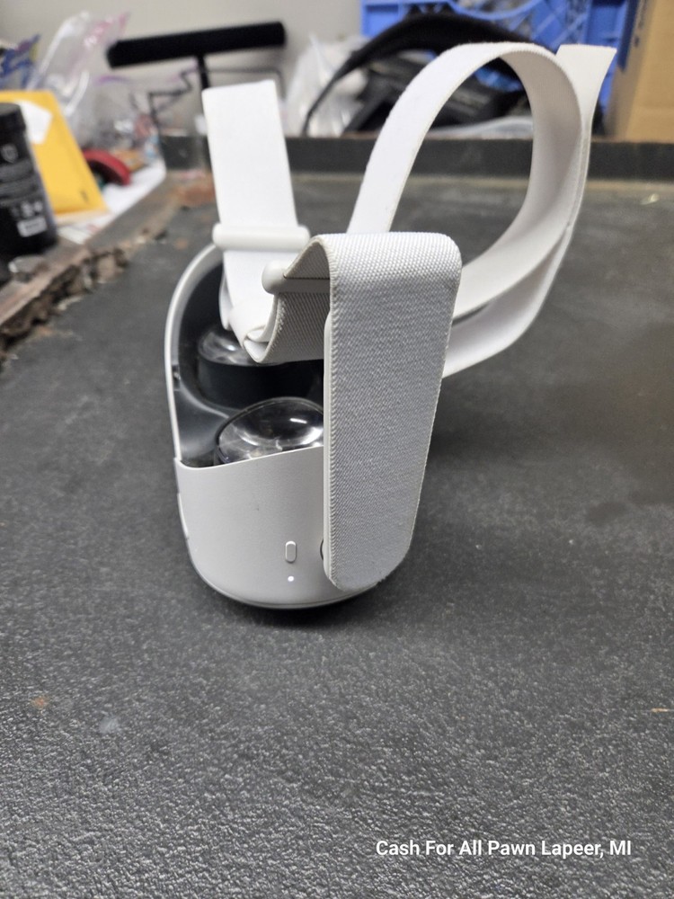 Meta Oculus Quest 2 VR Headset HEADSET & STRAP ONLY -working