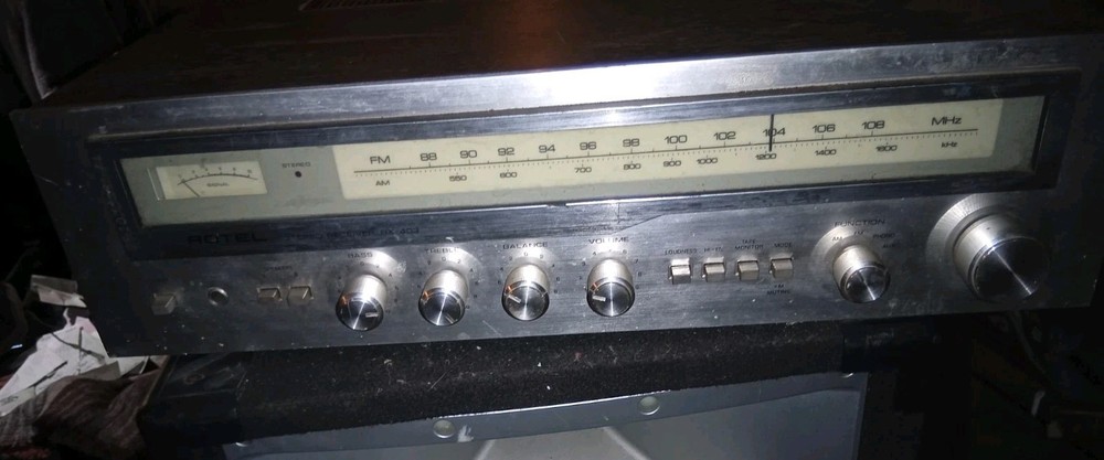 Rotel RX-403 Vintage Stereo Receiver Tested-working, backlight needs replacing.