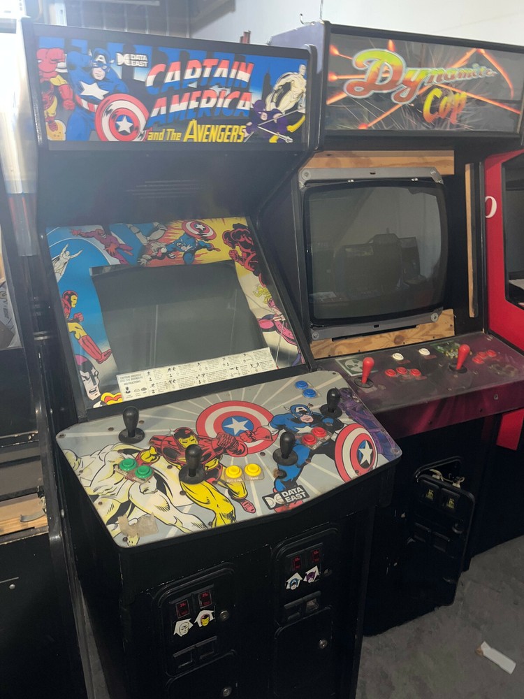 CAPTAIN AMERICA ARCADE MACHINE by DATA EAST 1991
