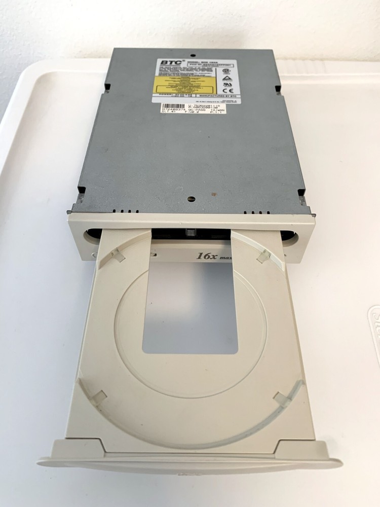 BTC BCD CD ROM Drive 16XA with installation disk