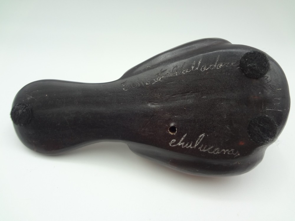 Chulucanas Peruvian Striped Bird Art Pottery - Ernesto V Sanchez