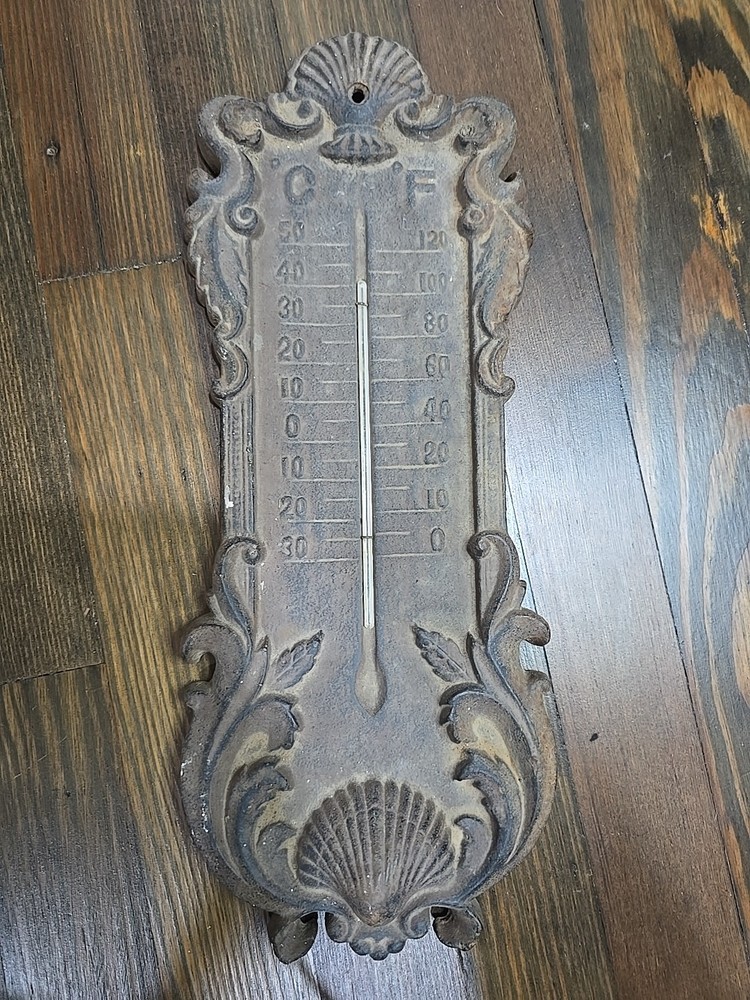Cast-iron Vintage Shell Thermometer