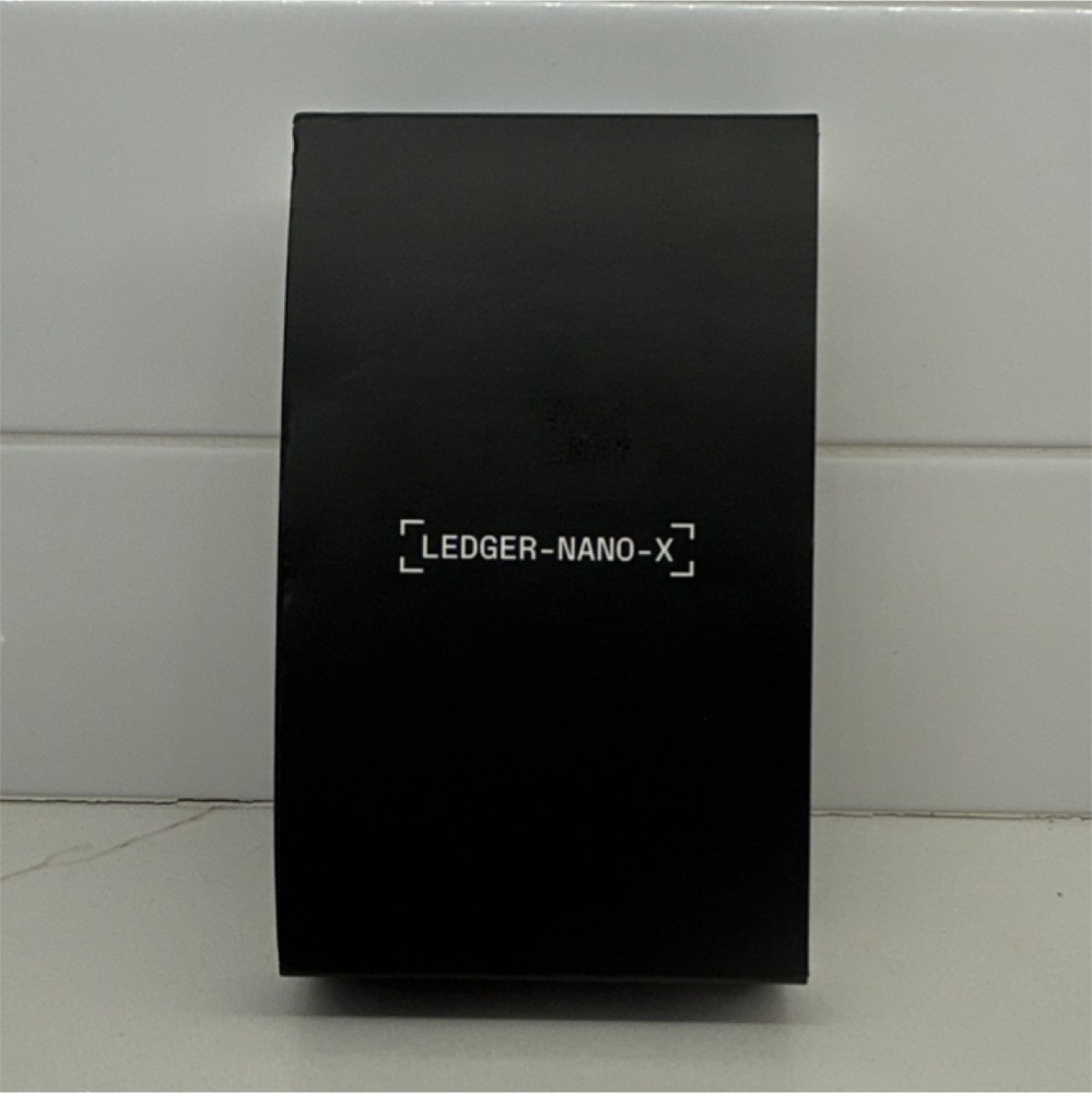 Ledger Nano X Bluetooth Enabled Crypto Hardware Wallet with Secure Chip