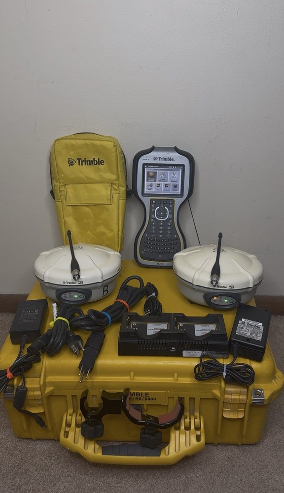 Trimble R8 Model 2GPS Base Rover RTK System 450-470MHz / Trimble TSC3 Controller