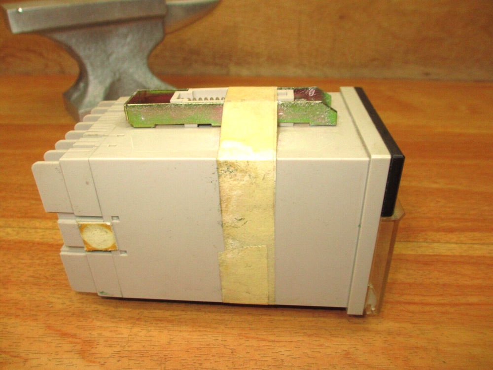 Omron H7AN-R6DM *USED POWERS UP* Panel Meter Counter