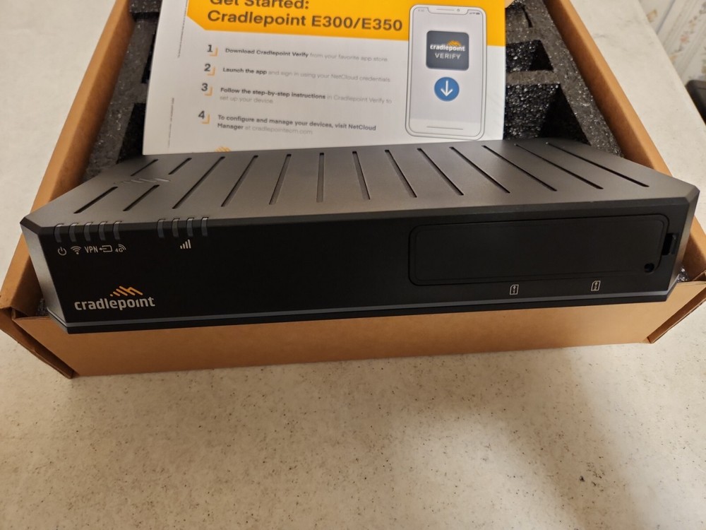 Cradlepoint E300 Series Router 300 Mbps