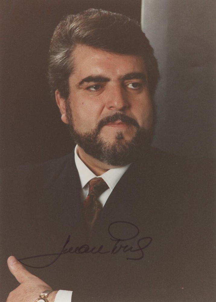 Juan Pons- Signed Photograph (Opera Singer)