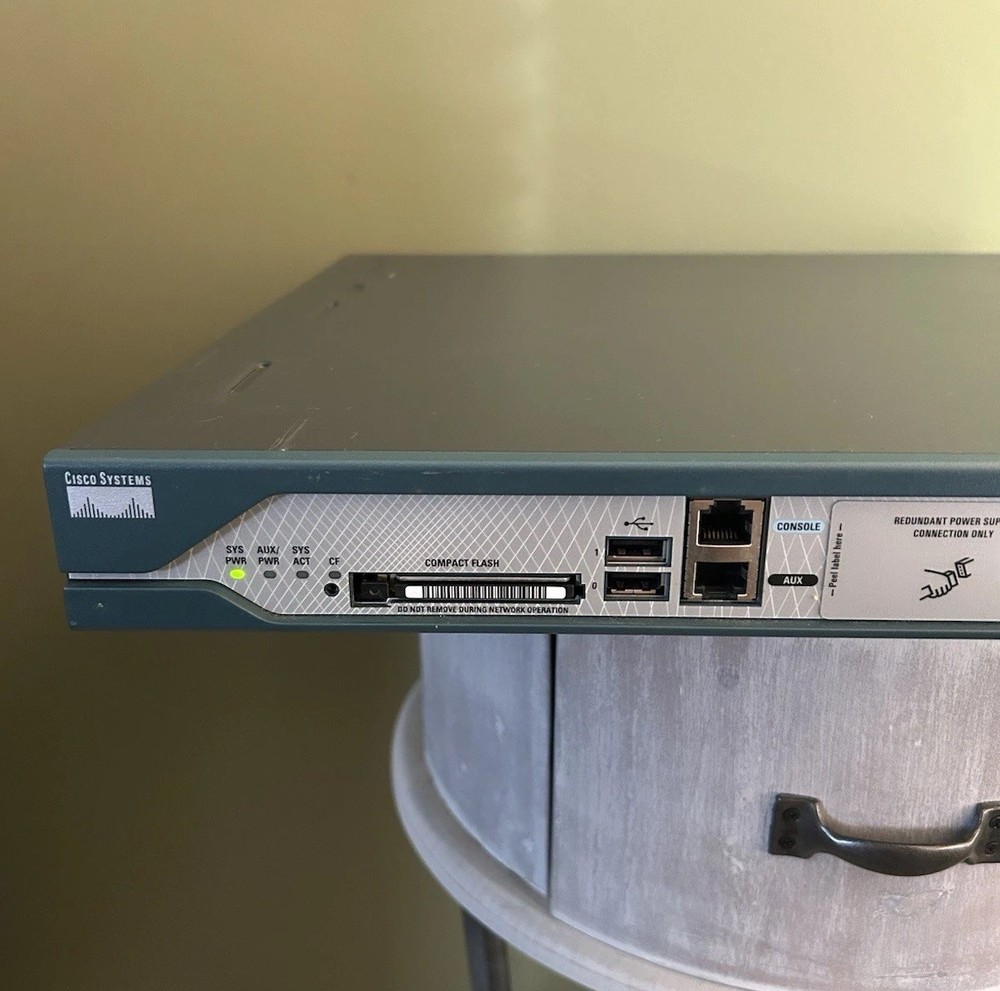 Cisco 2811 Router. READ DESCRIPTION…