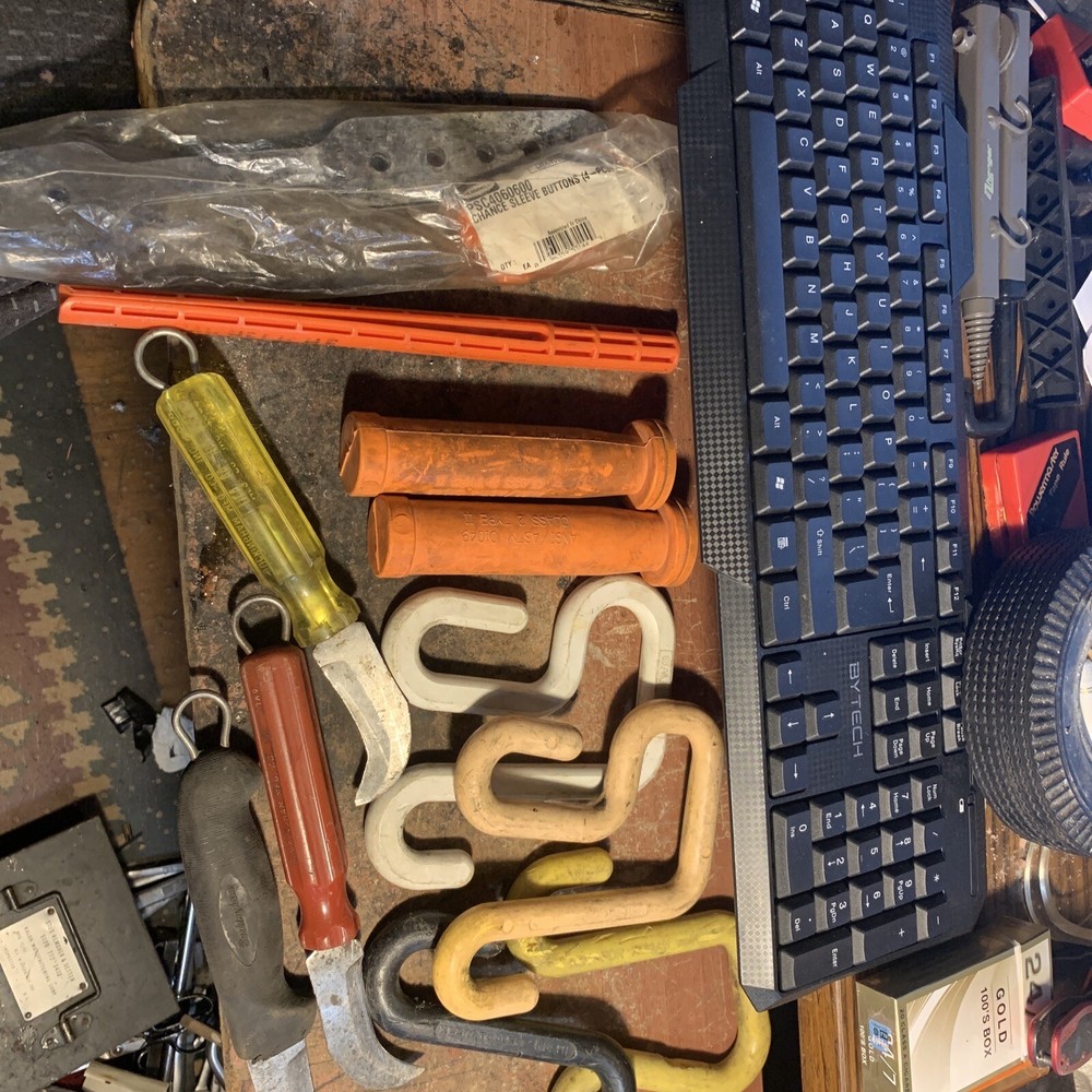 LOT OF LINESMAN TOOLS