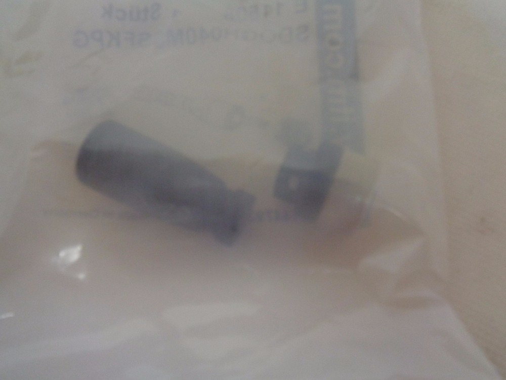 NEW EFECTOR/IFM E11508 FEMALE CONNECTOR