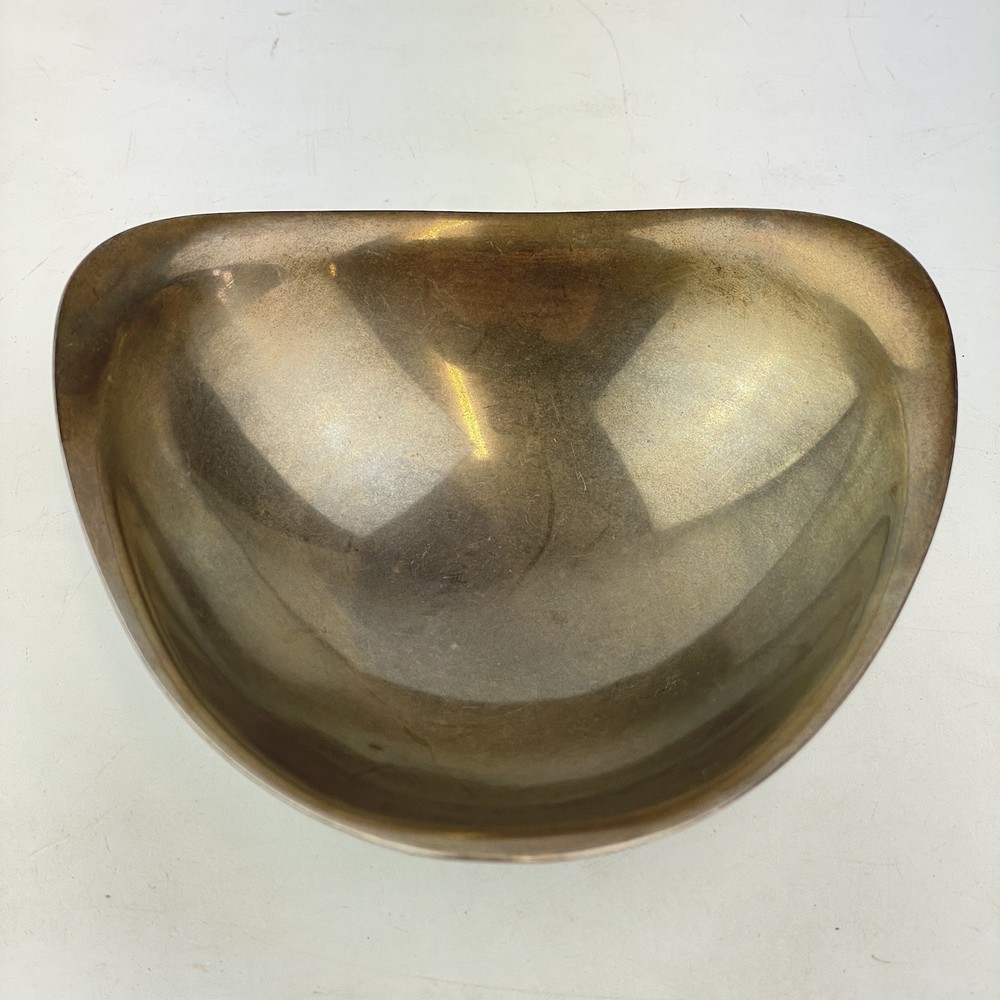 Modernist Geoffrey Guy Bellamy 1956 Solid Silver Rounded Triangular Bowl 12.8cm