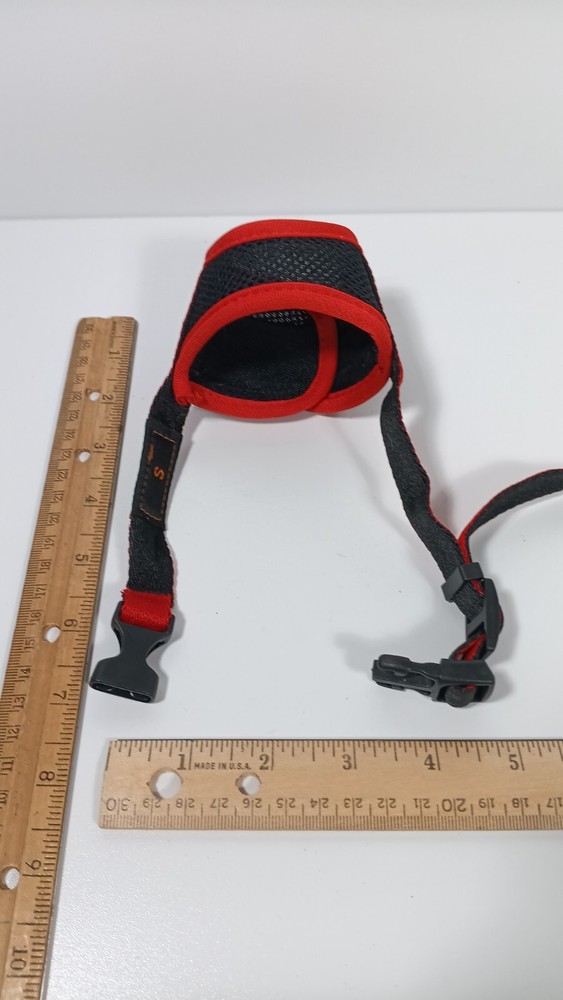 Lucky Paw Adjustable Comfortable Mesh Muzzle Black Red Size Small Dog