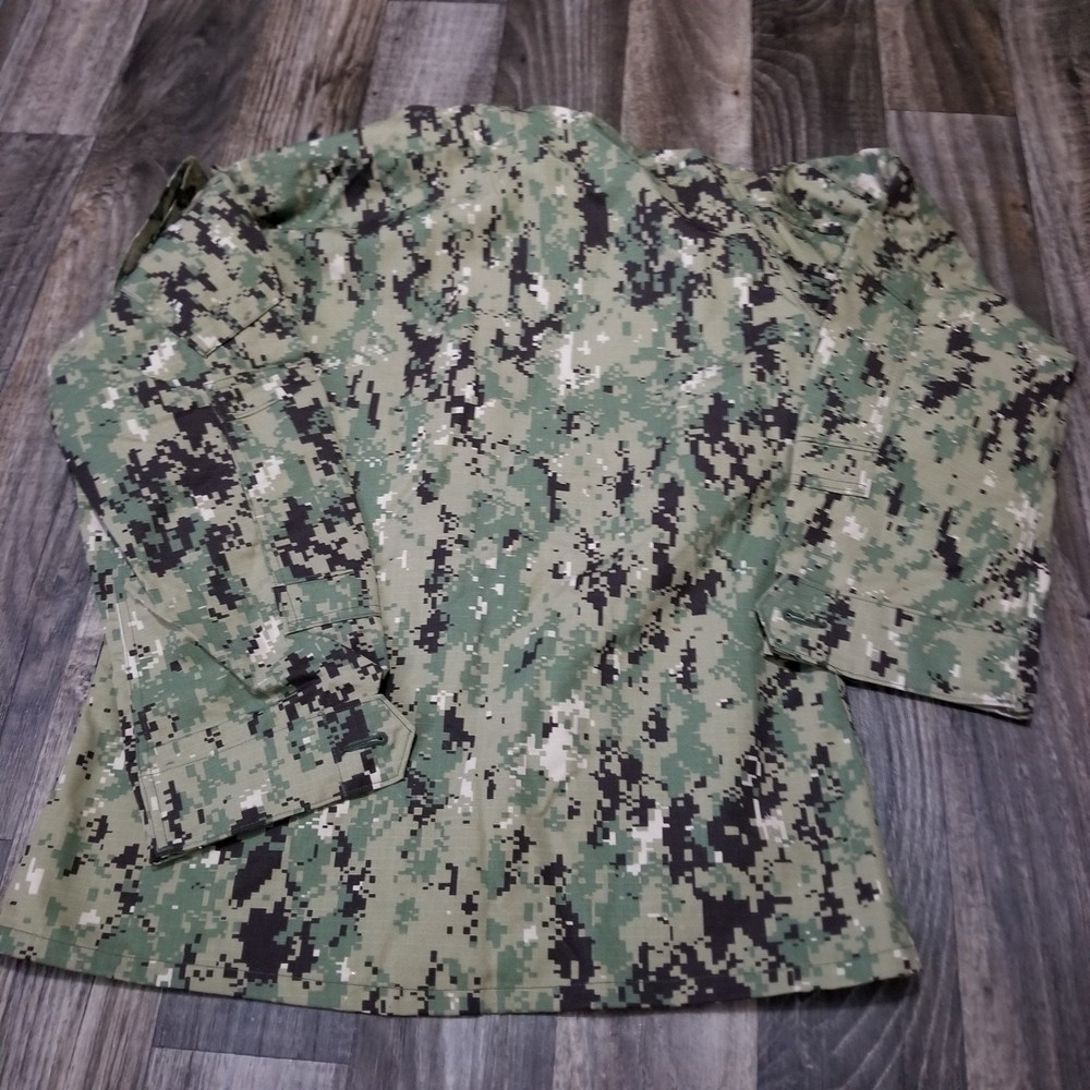 US Navy Working Uniform Type III Shirt Medium Regular Camo Blouse "Alexander"