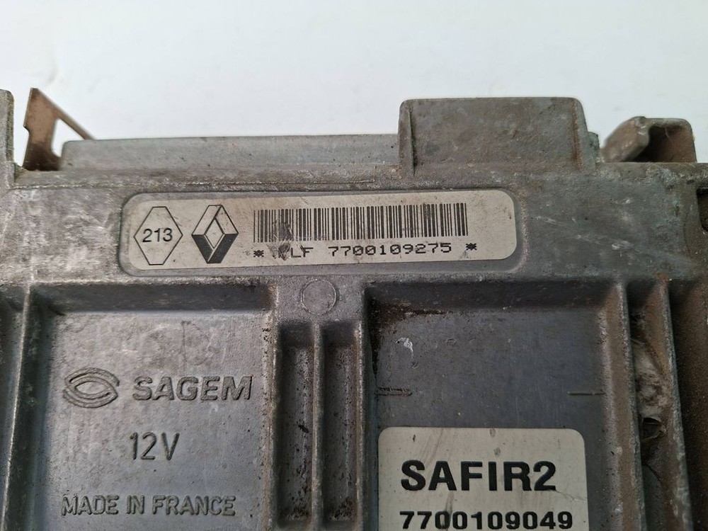 Renault Twingo II 2008 Genuine Engine Control Unit ECU 7700109275