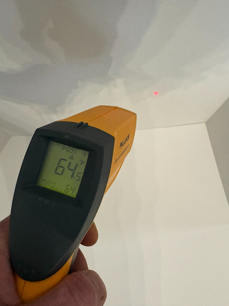 Fluke 63 IR Thermometer Excellent Condition Tested Includes Battery