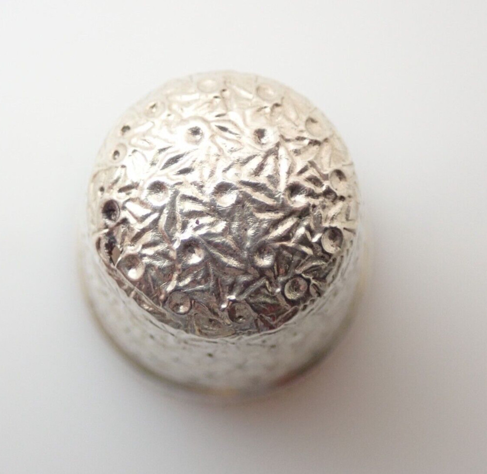 Antique England Signed E Hallmark Sterling Silver Pattern Sewing Thimble 18