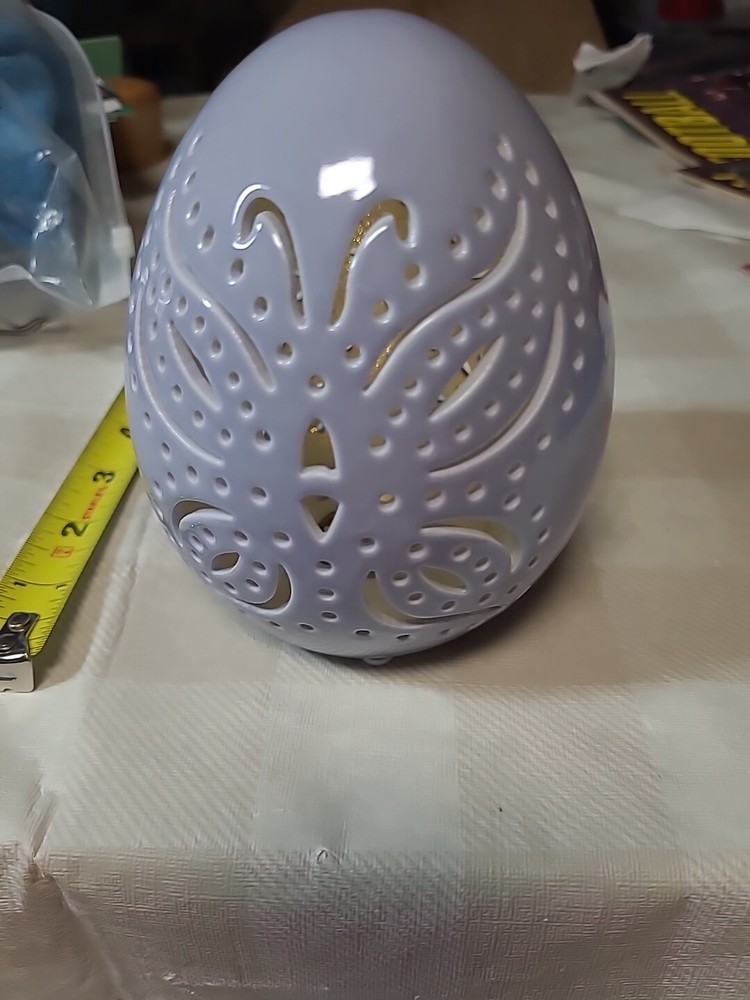 LIGHTED EGG NIGHT LIGHT OR DECORATION PURPLE