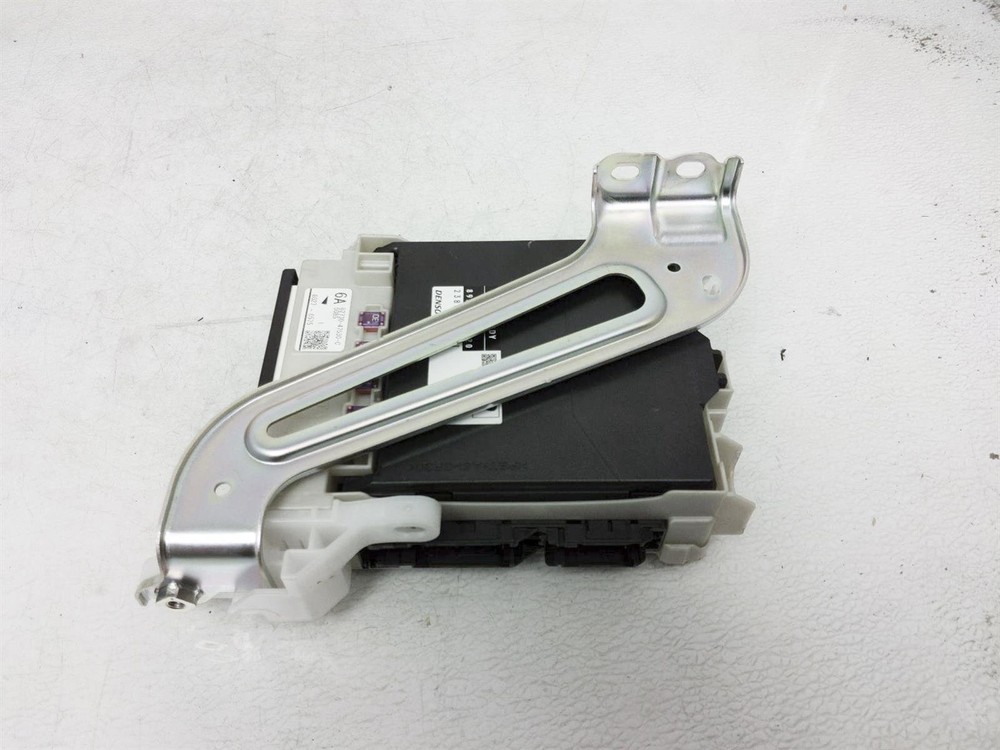 2018-2020 Toyota Prius Prime Multi Plex Network Computer Module Unit 89220-4Em50