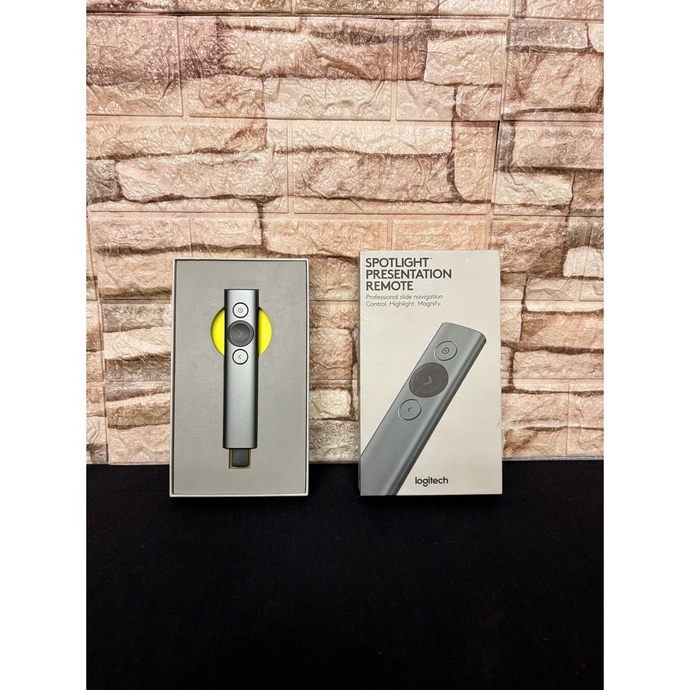 Logitech Spotlight Presentation Remote professional slide navigation Highlight