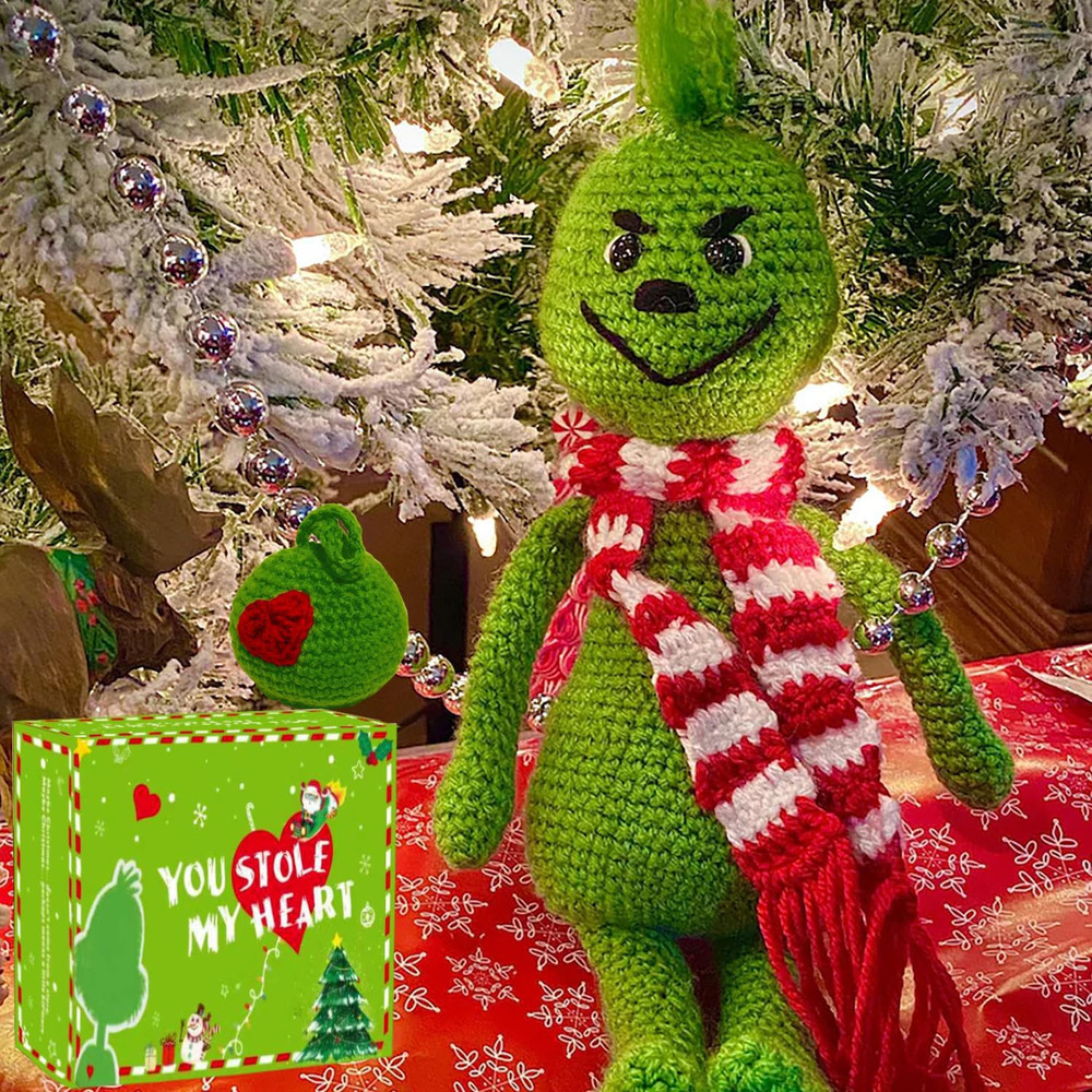 Beginner Christmas Crochet Kit with Video Tutorials and Soft Yarn Hooks