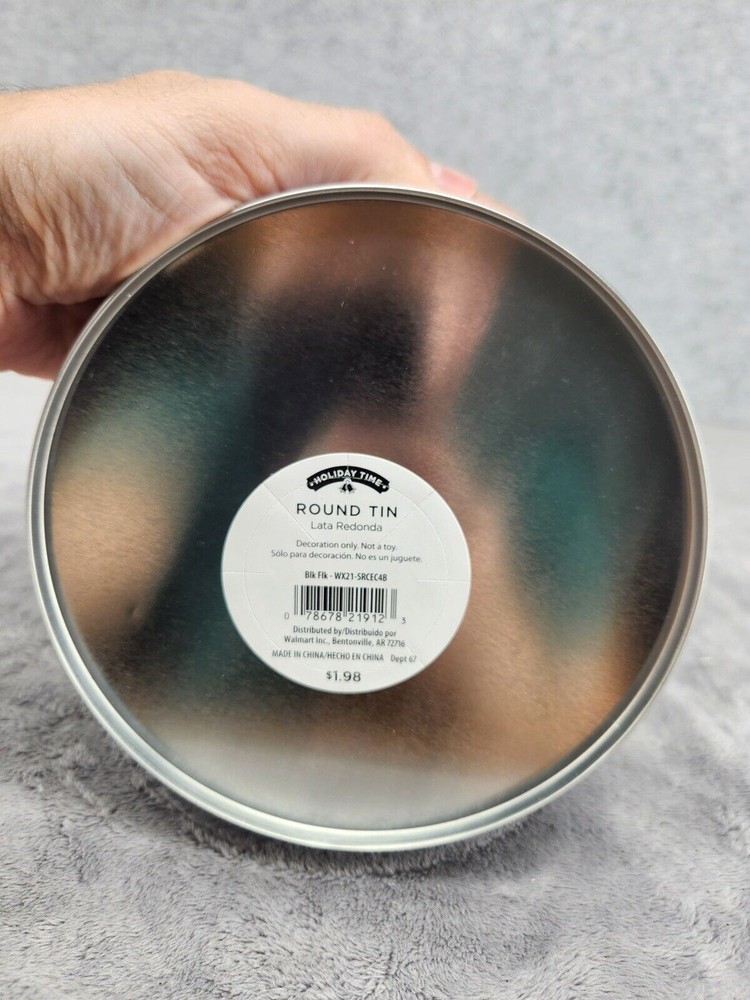 Round Christmas Holiday Cookie Candy Tin Storage Container Snowflake 5.5”