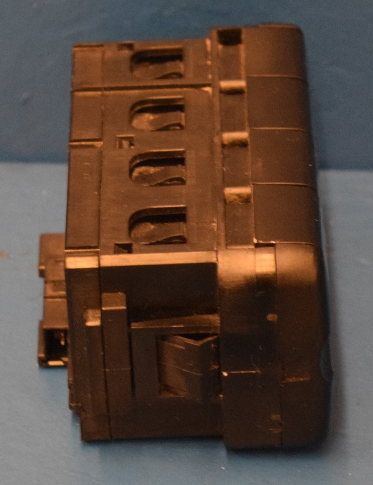 FREIGHTLINER SWITCH CRADLE PANEL MODULE A06-60973-000 - 20878