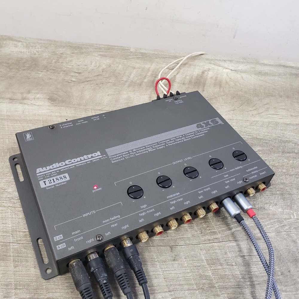 *SEE VIDEO* -Powers Up- AudioControl 4XS Programmable Electronic Crossover
