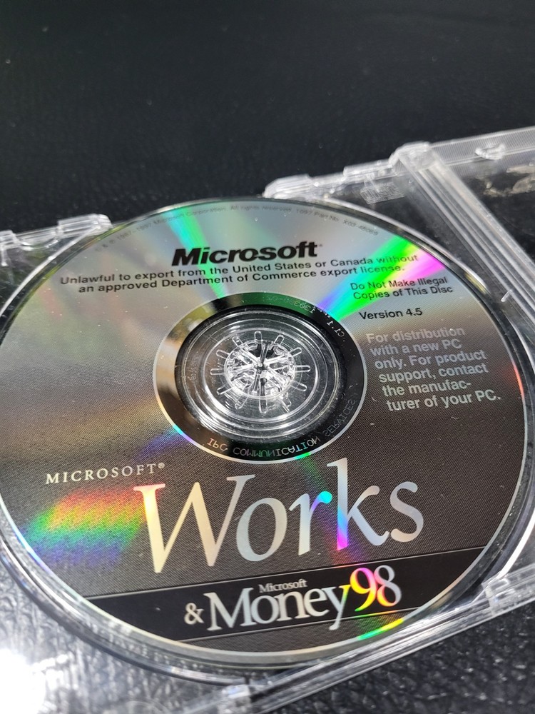 Microsoft Works Version 4.5 CD-Rom PC Software 1997 Windows Office Disc  Only