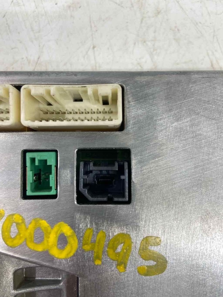 19 20 NISSAN PATHFINDER Display Screen LCD Panel