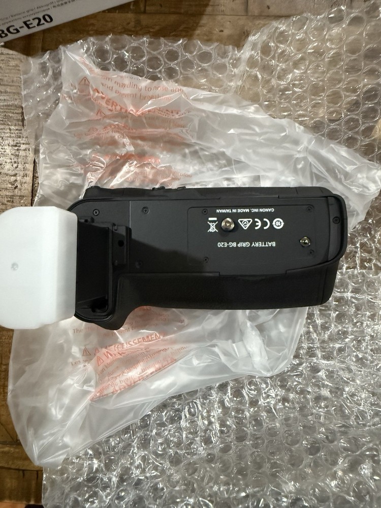 Canon BG-E20 Battery Grip for EOS 5D Mark IV Vertical Shooting Controls