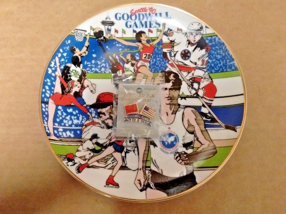 Seattle 90' Goodwill Games commemorative plate and pin