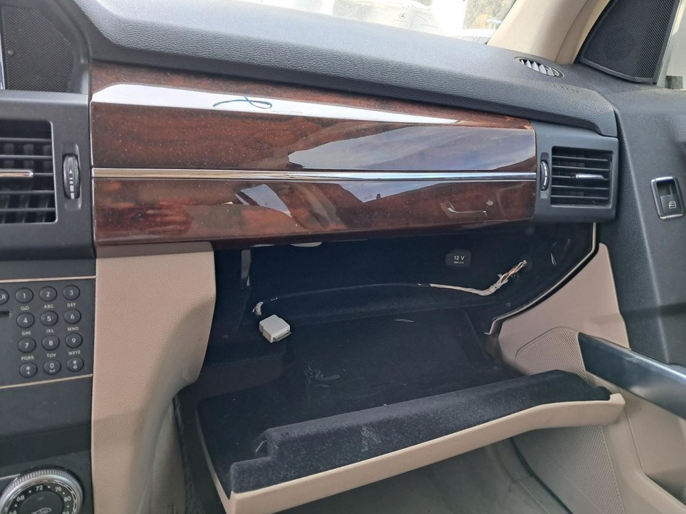 GLK350    2010 Glove Box 4865423