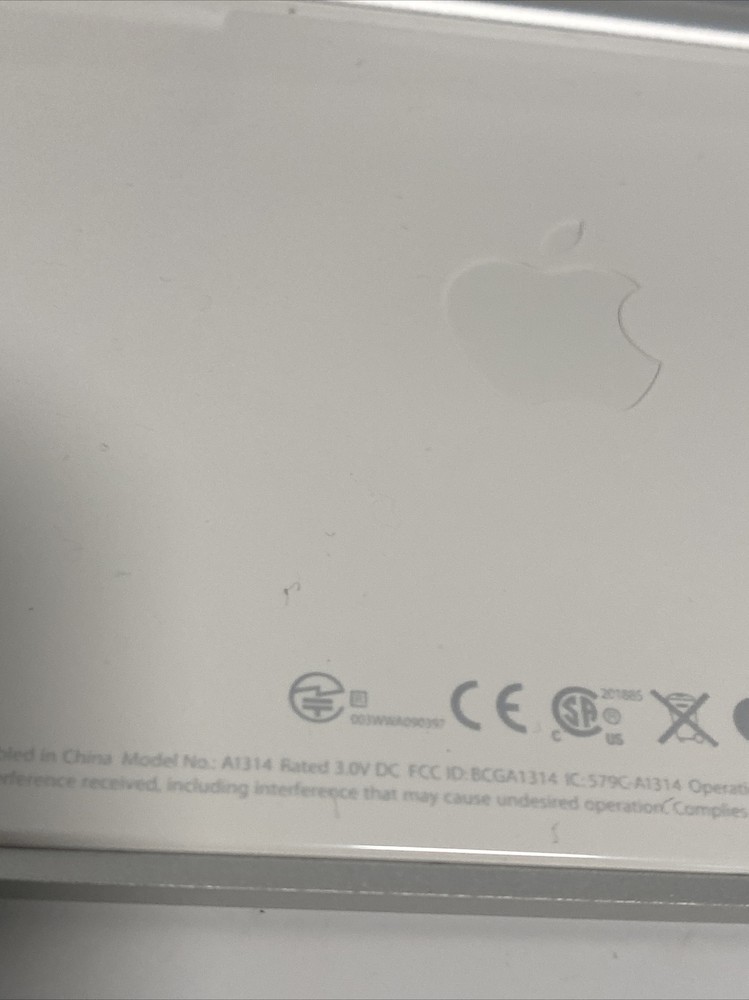 Apple Wireless Bluetooth Magic Keyboard Model No. A1314 - Tested, Working Silver