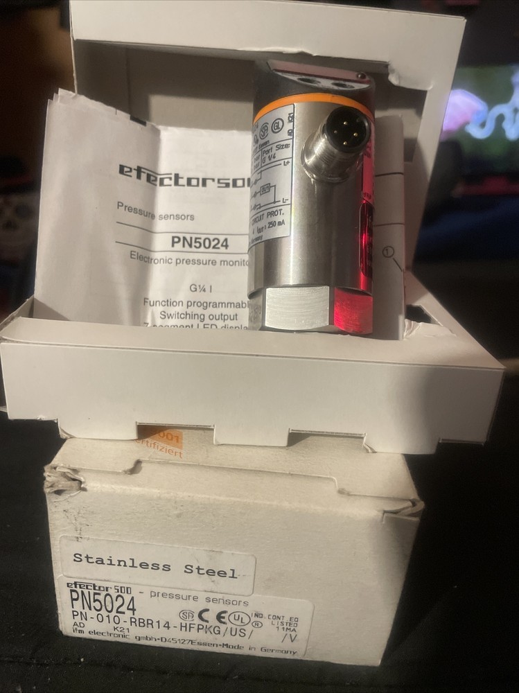 New in Box Efector PN5024 Pressure Sensor