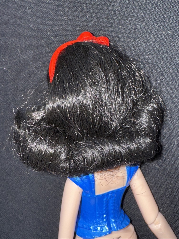 2016 Hasbro Snow White Replacement Doll for Stir N Bake Kitchen Playset