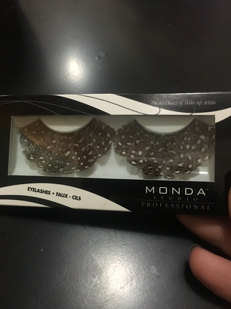 Monda Eyelashes