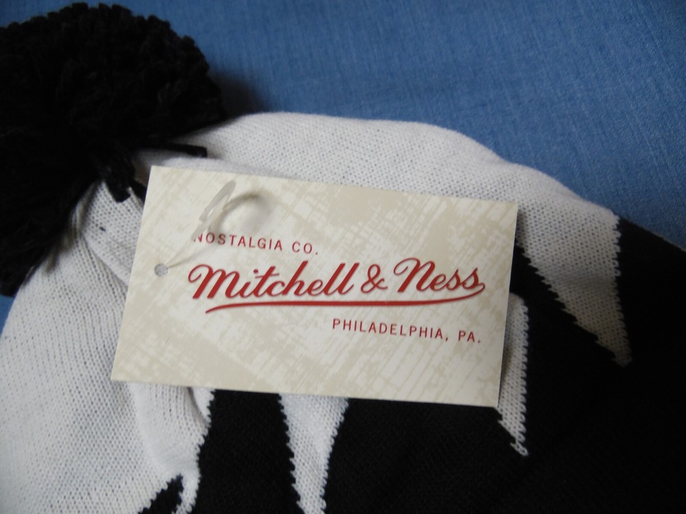 Mitchell & Ness NBA Brooklyn Nets Cuffed Pom Knit Beanie Hat Winter Sharktooth