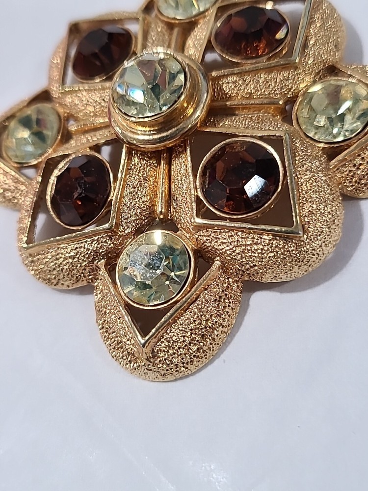 Vintage Sarah Coventry Pendant