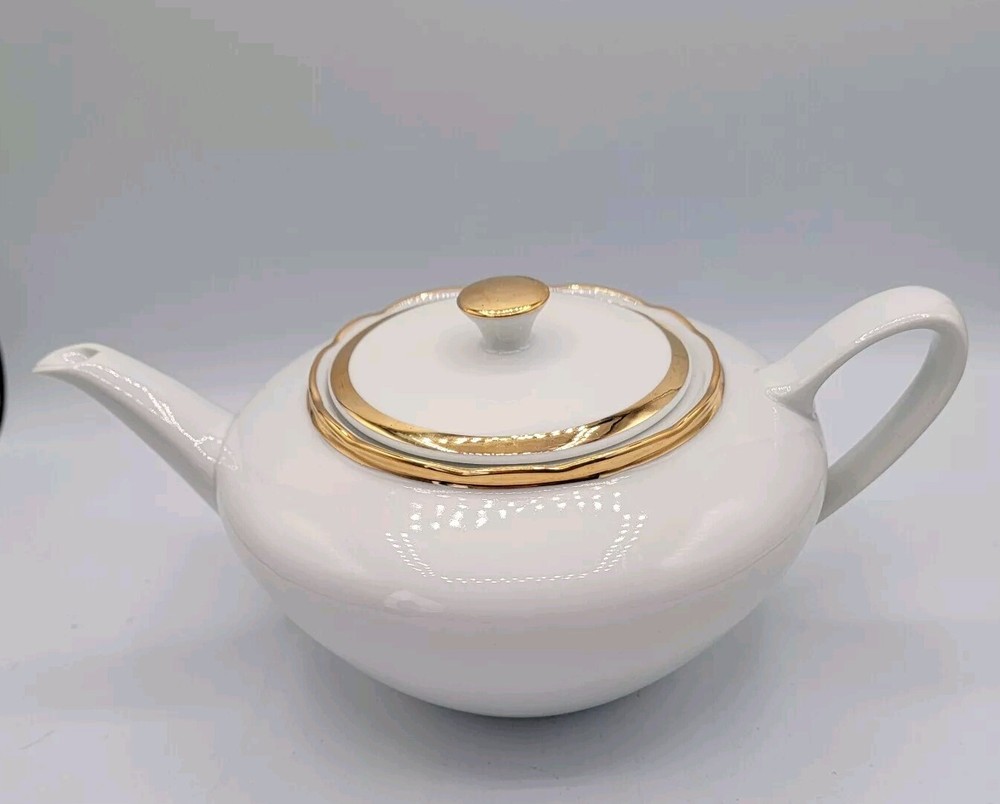 M Z Czechoslovakia Porcelain Teapot.  EC