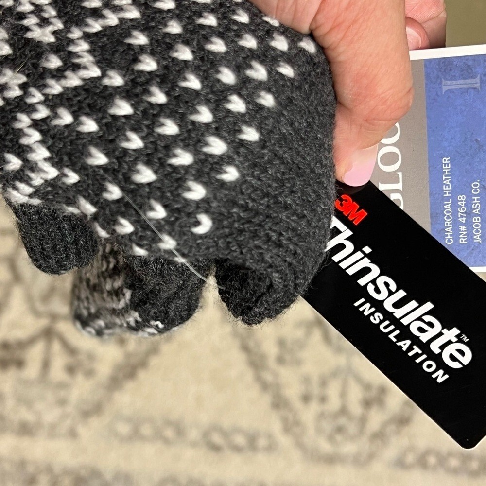 Igloos Black and White Snowflake Mittens
